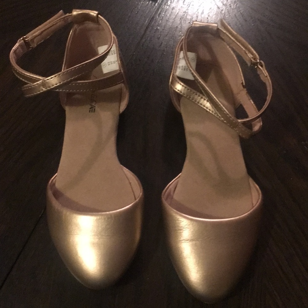 GIRLS AMERICAN EAGLE dress shoes